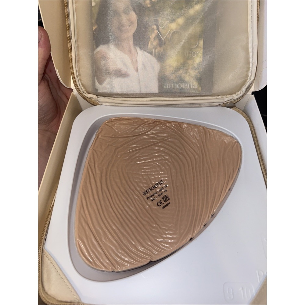 AMOENA Size 10 Essential Light 2S Breast Form 442 Open Box